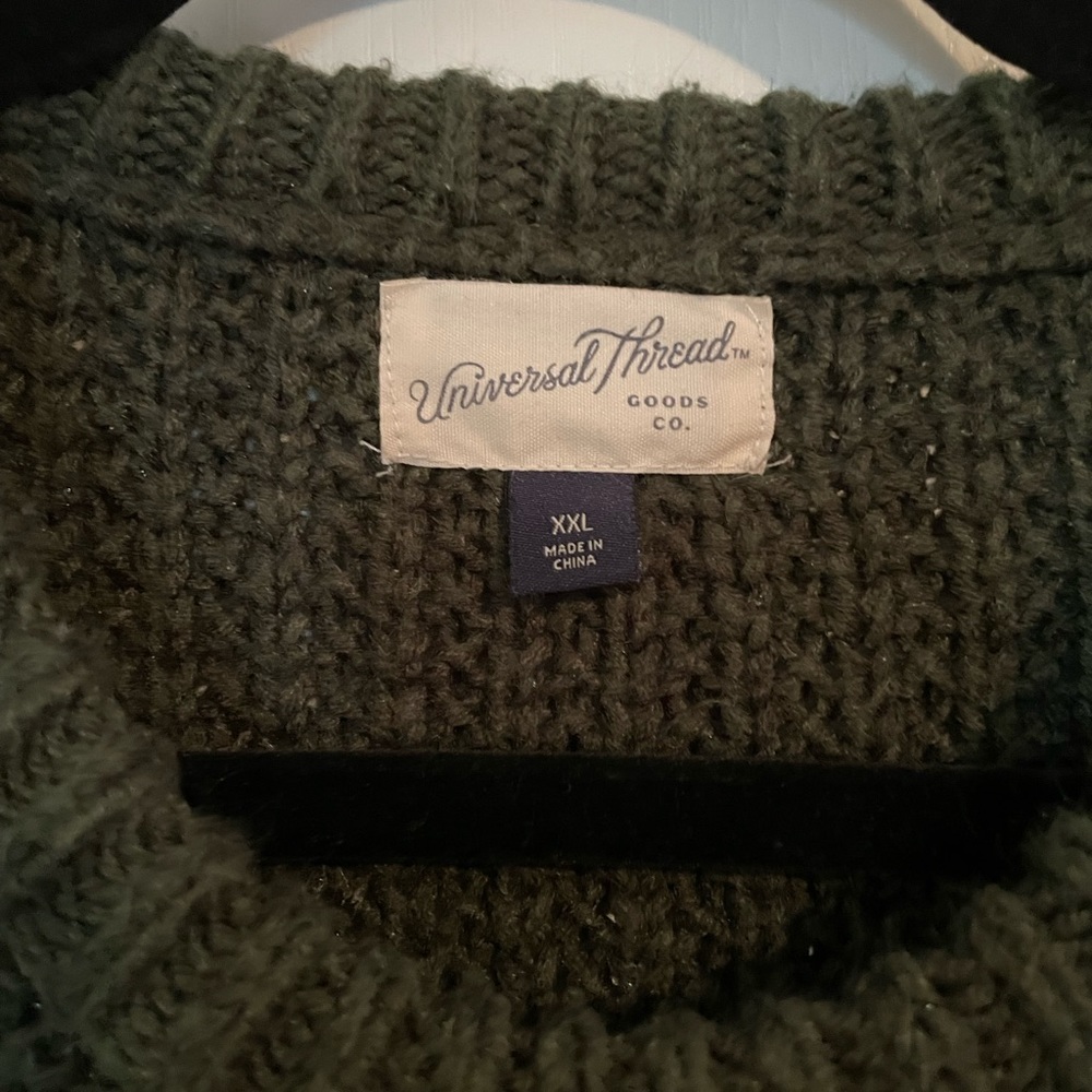Comfy Universal Thread sweater (Target) in hunter green, XXL - Picture 2 of 7